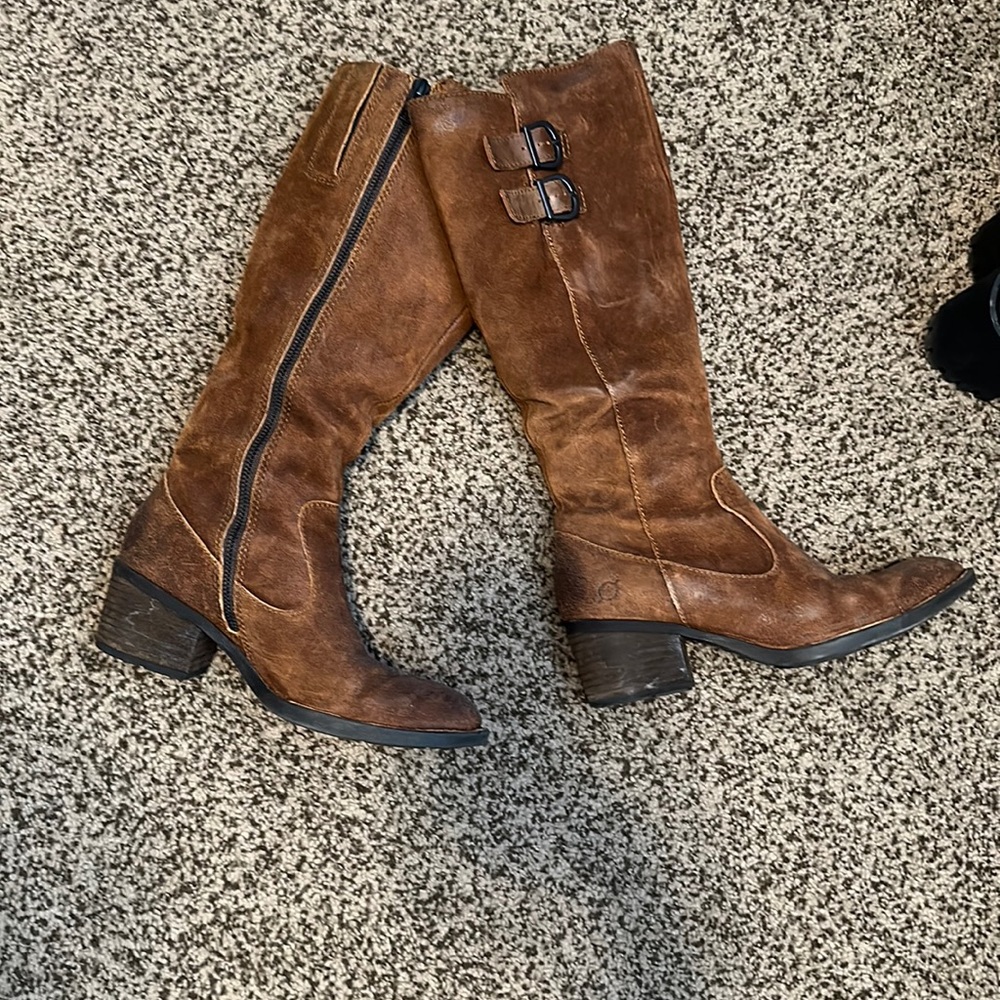 Born boots, worn once! Perfect condition!